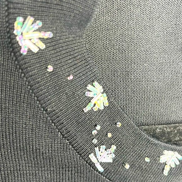 Anna Gray petites Black silk and cotton Cardigan with one button at the neck. - Picture 4 of 4